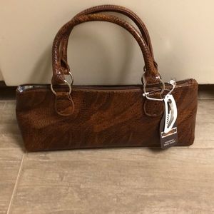 Insulated wine clutch